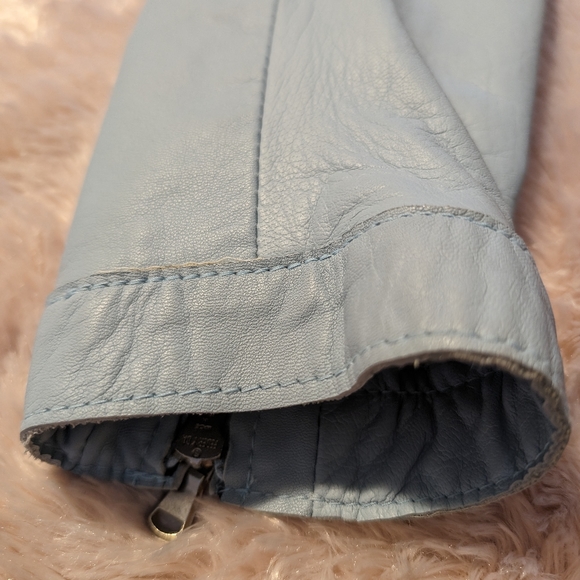 1973 Vintage Vera Pelle Sky Blue Leather Jacket - Medium/Large - Italian - Picture 9 of 16